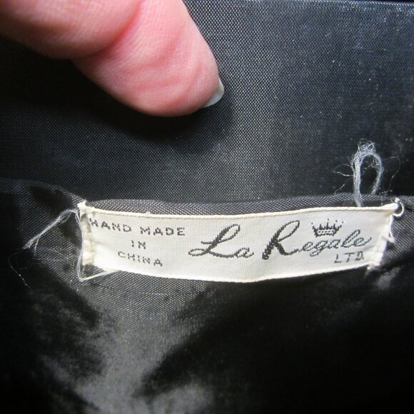 VTG LA REGALE LTD SATIN BLACK CLUTCH PURSE GREAT SPECIAL OCCASION CLUTCH - Picture 6 of 6